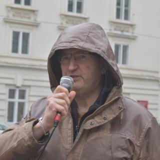 Norbert Bauer, Betriebsrat in einem von der Insolvenz bedrohten Hotel