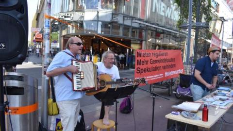 Musikalische Darbietung bei Mietenrunter in Favoriten