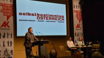 Boris Lechthaler eröffnet die Linzer Aktionskonferenz